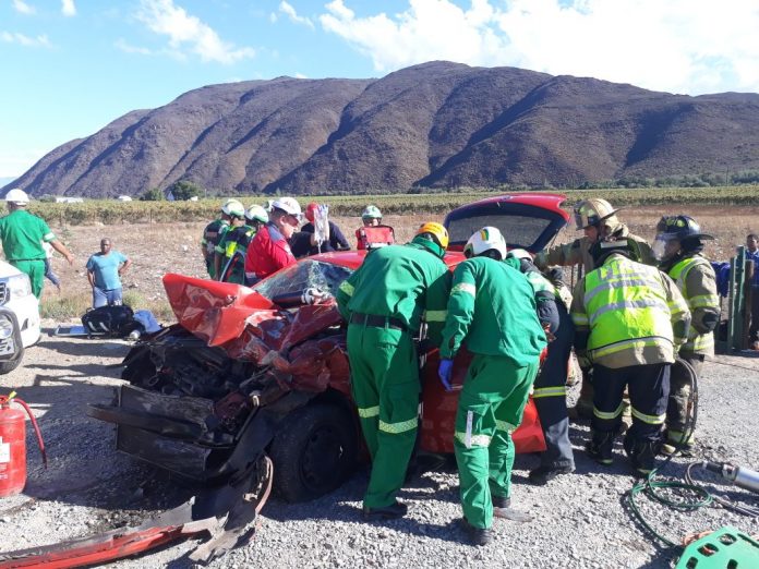 DE-WET-Three-injured-when-car-and-bus-collide_.jpeg